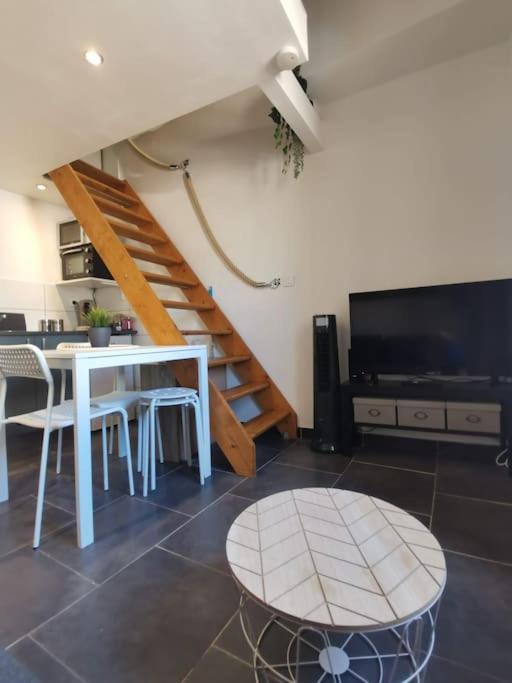 Esprit Du Sud - Appartement Cosy Proche Centre - Toulon Exterior photo